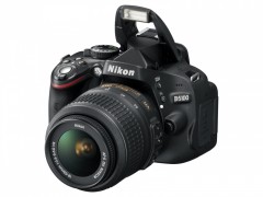  Nikon DC SLR D5100  KIT AF-S DX NIKKOR