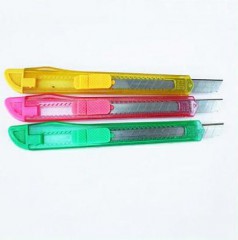 Нож канцелярский CHINA Нож 9 мм пластиковый прозрачный корпус, механический фиксатор