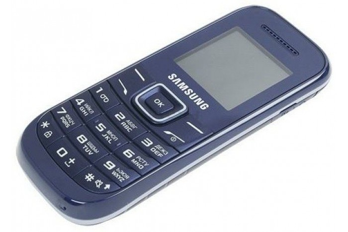 Мобильные самсунг кнопочные. Samsung gt-e1200m Keystone 2. Samsung gt-e1200 Samsung. Samsung gt-e1200 Blue. Кнопочный телефон Samsung e1200.